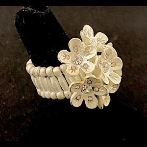 MixIt adjustable ring NWT!